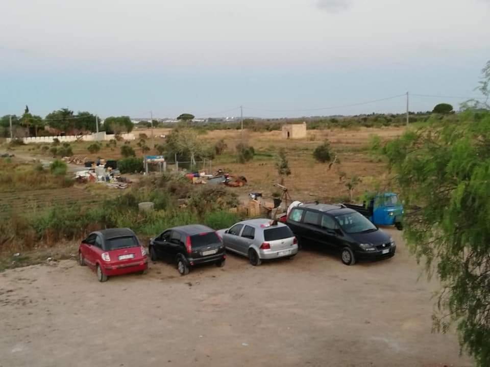 Aree Tende Presso La Casa In Campagna Di Ottavia Hotel อเลซิโอ ภายนอก รูปภาพ